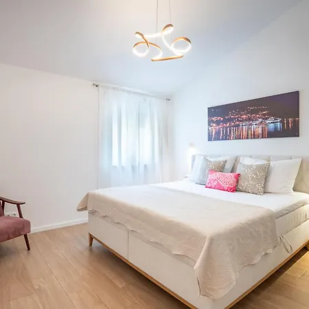Apartment The Penthouse Harmony Beachfront With Hot Tub *