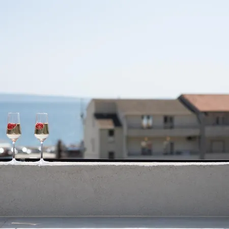 The Penthouse Harmony Beachfront With Hot Tub Jesenice (Split-Dalmatia)
