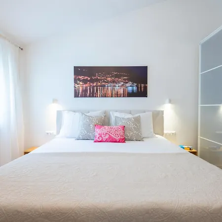 The Penthouse Harmony Beachfront With Hot Tub Apartment *